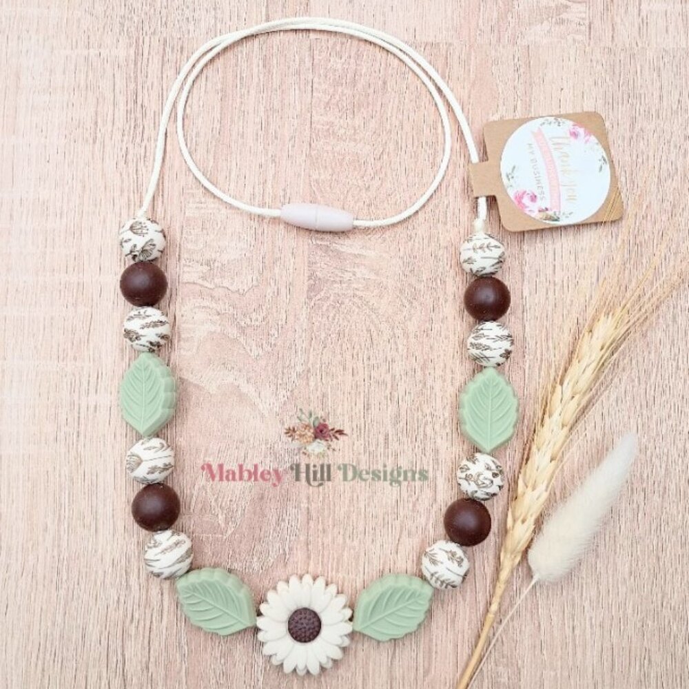Nursing Breastfeeding Teething Silicone Daisy Boho Necklace - New Mom Gift - NWT